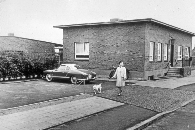 Historisches Foto: Umzug in die Ziegelstrasse